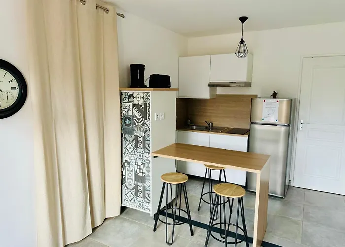 Studio Avec Exterieur Ombrage