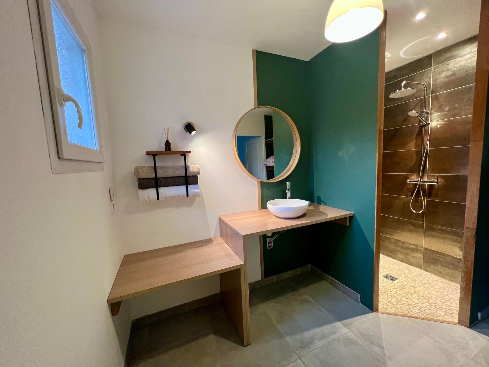 Apartment Avec Exterieur Ombrage *